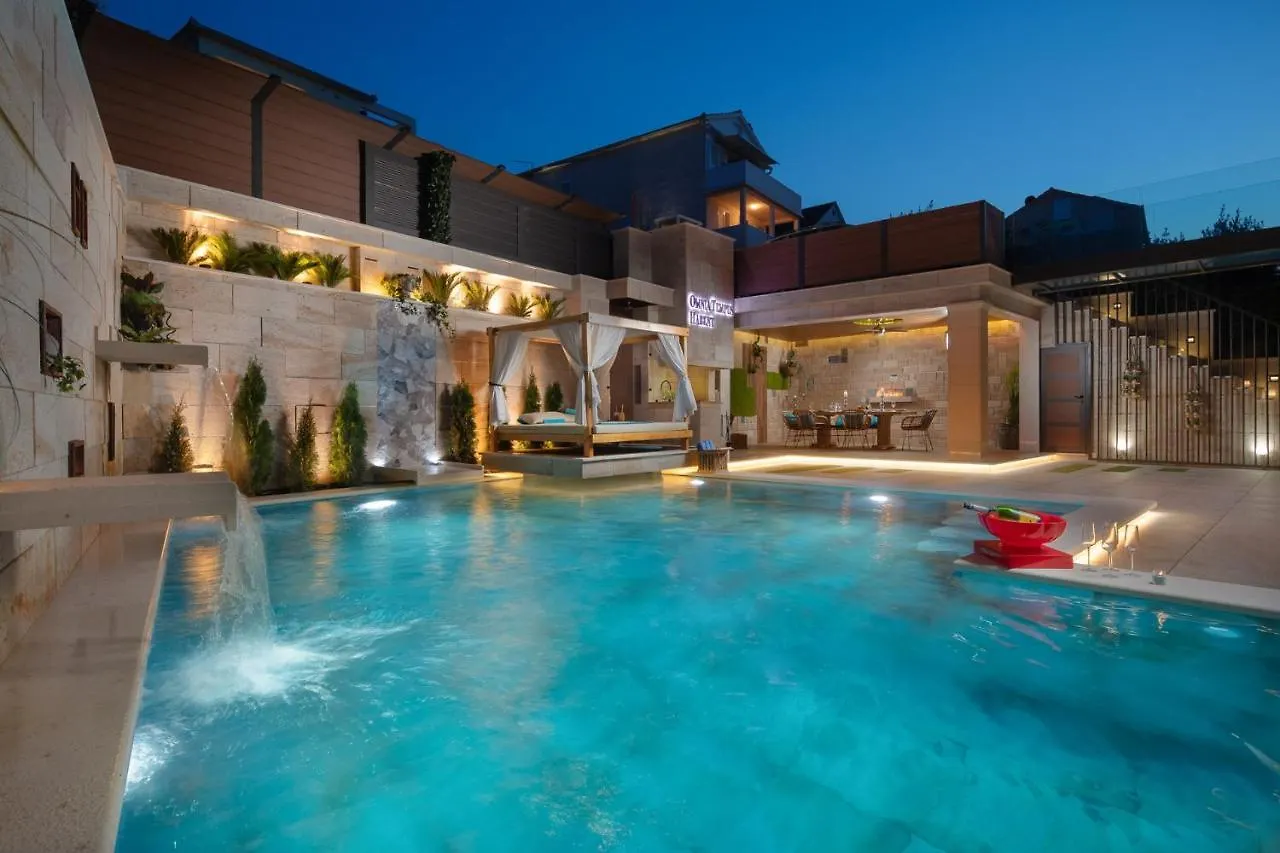 Villa Arbanessa With Heated Pool Trogir