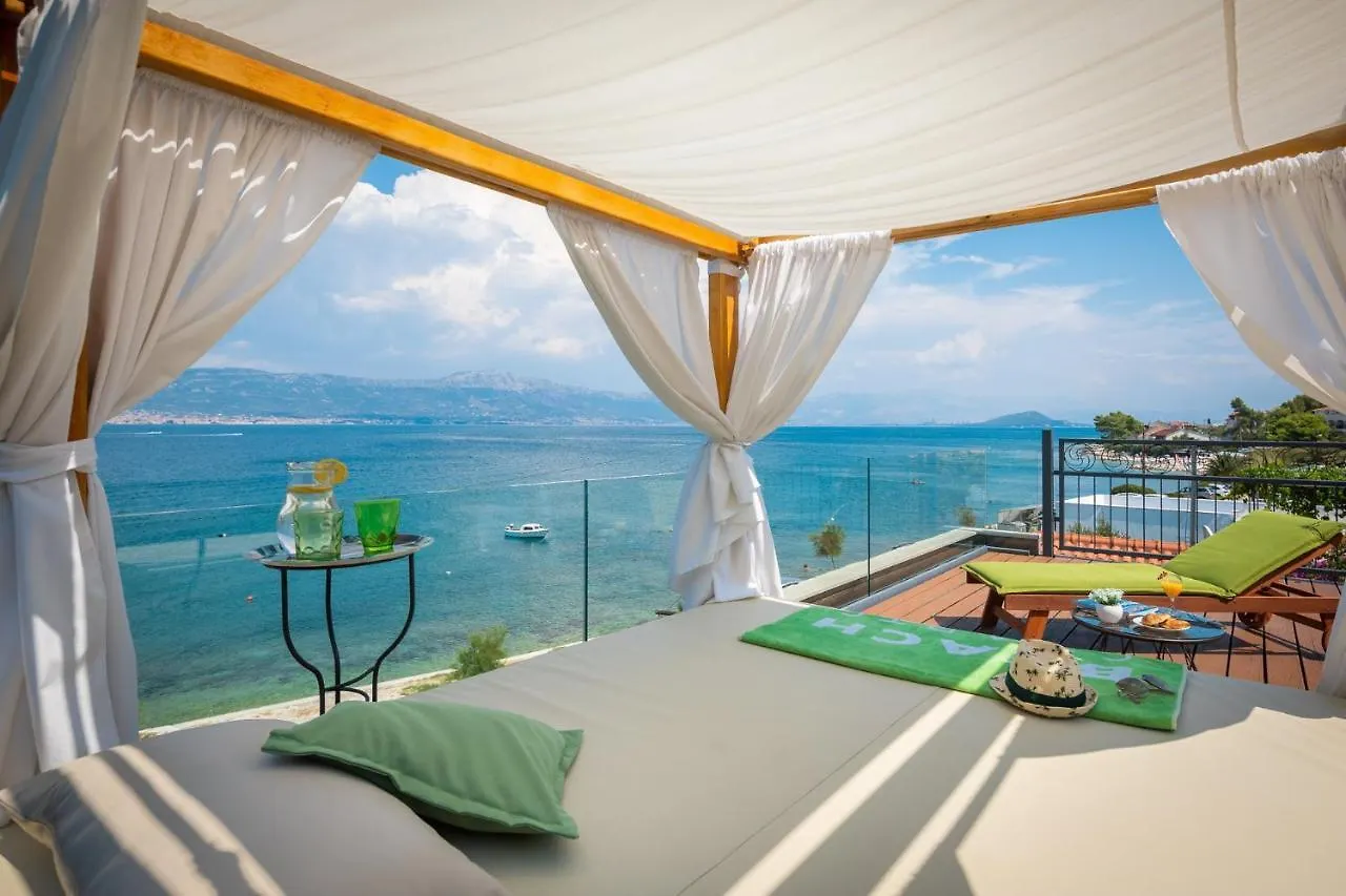 Villa Arbanessa With Heated Pool Trogir