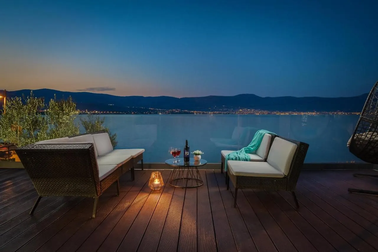 Villa Arbanessa With Heated Pool Trogir 0*,