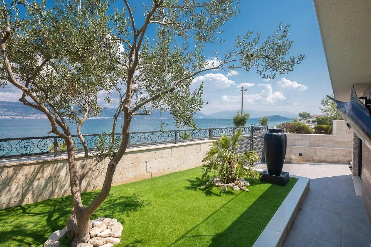 Villa Arbanessa With Heated Pool Trogir
